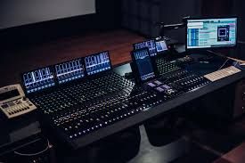 Dj House